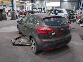 Kia Rio Rio III (UB) Hatchback 1.4 CVVT 16V (G4FA) [80kW]  (09-2011/12-2017) picture 4