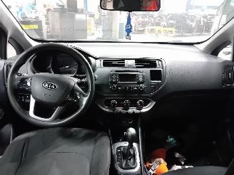 Kia Rio Rio III (UB) Hatchback 1.4 CVVT 16V (G4FA) [80kW]  (09-2011/12-2017) picture 5