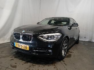 skadebil auto BMW 1-serie 1 serie (F20) Hatchback 5-drs 114i 1.6 16V (N13-B16A) [75kW]  (07-2012=
/02-2015) 2013/4
