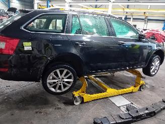 Skoda Octavia Octavia Combi (5EAC) Combi 5-drs 1.6 TDI GreenTec 16V (CLHA) [77kW]  (=
11-2012/07-2020) picture 3