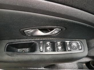 Renault Mégane Megane III Grandtour (KZ) Combi 5-drs 1.4 16V TCe 130 (H4J-700(H4J-A7)=
) [96kW]  (05-2009/02-2016) picture 10