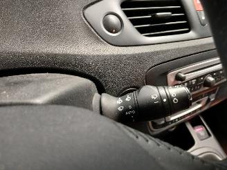 Renault Scenic Scénic III (JZ) MPV 1.4 16V TCe 130 (H4J-700(H4J-A7)) [96kW]  (02-20=
09/09-2016) picture 19