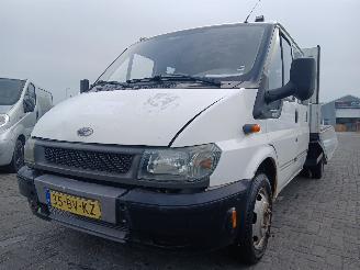 damaged passenger cars Ford Transit Transit RWD Ch.Cab/Pick-up 2.4 TDdi 16V (H9FA) [101kW]  (03-2004/05-20=
06) 2005/11