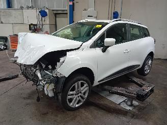 disassembly passenger cars Renault Clio Clio IV Estate/Grandtour (7R) Combi 5-drs 0.9 Energy TCE 90 12V (H4B-4=
08(H4B-B4)) [66kW]  (01-2013/08-2021) 2019