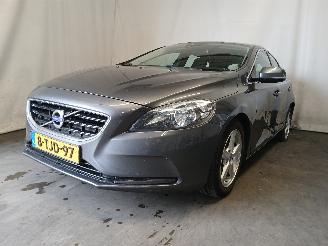 uszkodzony samochody osobowe Volvo V-40 V40 (MV) Hatchback 5-drs 1.6 D2 (D4162T) [84kW]  (03-2012/12-2016) 2013/12