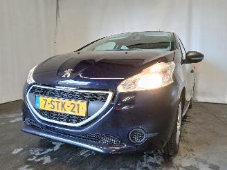 Unfallwagen Peugeot 208 208 I (CA/CC/CK/CL) Hatchback 1.0 Vti 12V PureTech (EB0(ZMZ)) [50kW]  =
(03-2012/12-2019) 2013/12