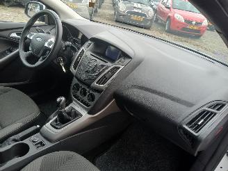 Ford Focus Focus 3 Hatchback 1.0 Ti-VCT EcoBoost 12V 100 (M2DA(Euro 5)) [74kW]  (=
02-2012/05-2018) picture 7