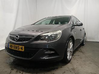 krockskadad bil auto Opel Astra Astra J Sports Tourer (PD8/PE8/PF8) Combi 1.4 Turbo 16V (A14NET(Euro 5=
)) [103kW]  (10-2010/10-2015) 2012/6