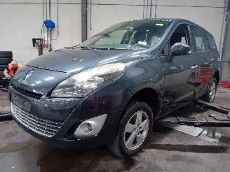 Uttjänta bilar auto Renault Scenic Grand Scénic III (JZ) MPV 1.4 16V TCe 130 (H4J-700(H4J-A7)) [96kW]  =
(02-2009/12-2016) 2009/8