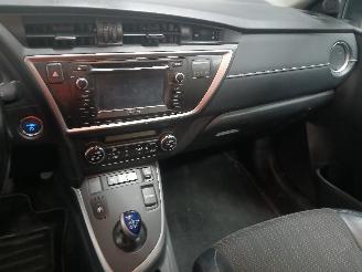 Toyota Auris Auris (E18) Hatchback 5-drs 1.8 16V Hybrid (2ZRFXE) [100kW]  (10-2012/=
03-2019) picture 15