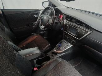 Toyota Auris Auris (E18) Hatchback 5-drs 1.8 16V Hybrid (2ZRFXE) [100kW]  (10-2012/=
03-2019) picture 8