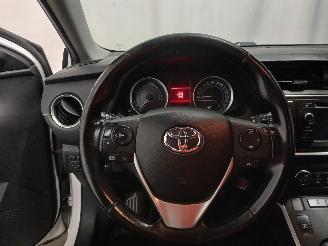 Toyota Auris Auris (E18) Hatchback 5-drs 1.8 16V Hybrid (2ZRFXE) [100kW]  (10-2012/=
03-2019) picture 17
