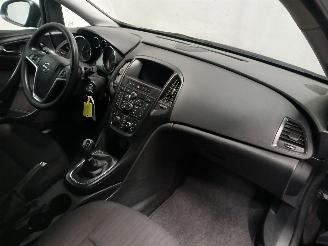 Opel Astra Astra J Sports Tourer (PD8/PE8/PF8) Combi 1.4 Turbo 16V (A14NEL(Euro 5=
)) [88kW]  (10-2010/10-2015) picture 8