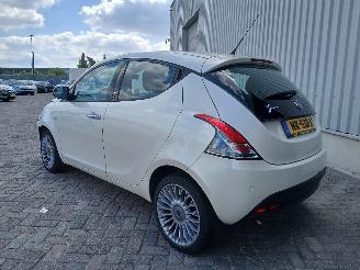 Lancia Ypsilon Ypsilon (312) Hatchback 0.9 TwinAir 85 (312.A.2000(Euro 5)) [63kW]  (0=
5-2011/...) picture 6