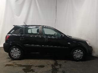 Kia Rio Rio II (DE) Hatchback 1.4 16V (G4EE) [71kW]  (03-2005/12-2011) picture 7