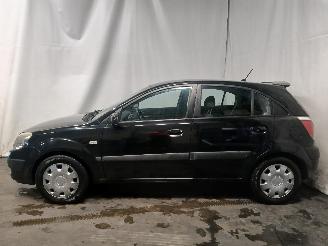 Kia Rio Rio II (DE) Hatchback 1.4 16V (G4EE) [71kW]  (03-2005/12-2011) picture 4