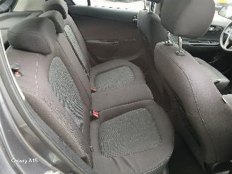 Hyundai I-20 i20 Hatchback 1.2i 16V (G4LA) [57kW]  (09-2008/12-2012) picture 9