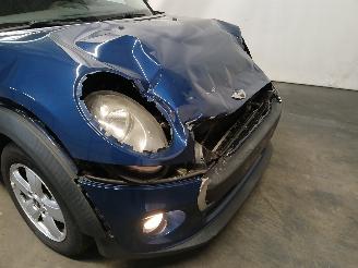 Mini Mini Mini (F56) Hatchback 3-drs 1.5 12V One D (B37C15A) [70kW]  (03-2014/..=
=2E) picture 24