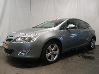 Opel Astra Astra J (PC6/PD6/PE6/PF6) Hatchback 5-drs 1.4 Turbo 16V (A14NET(Euro 5=
)) [103kW]  (12-2009/10-2015) picture 3