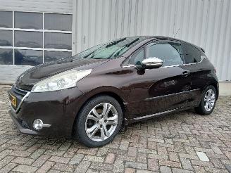 Peugeot 208 208 I (CA/CC/CK/CL) Hatchback 1.6 HDi 115 16V (DV6C(9HD)) [84kW]  (03-=
2012/12-2019) picture 3