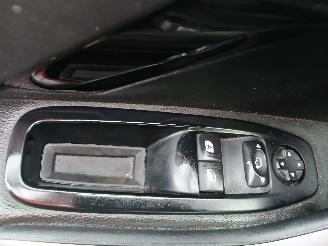 Peugeot 208 208 I (CA/CC/CK/CL) Hatchback 1.6 HDi 115 16V (DV6C(9HD)) [84kW]  (03-=
2012/12-2019) picture 12