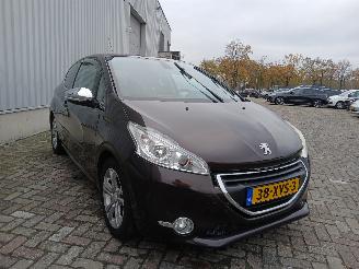 Peugeot 208 208 I (CA/CC/CK/CL) Hatchback 1.6 HDi 115 16V (DV6C(9HD)) [84kW]  (03-=
2012/12-2019) picture 6