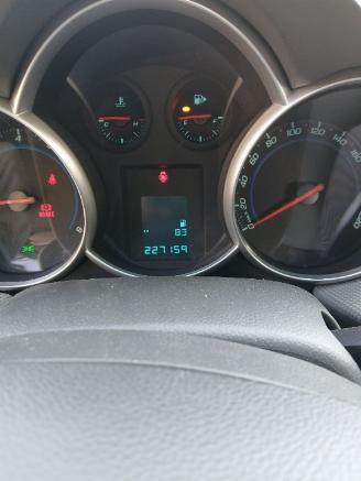 Chevrolet Cruze Cruze (300) Sedan 1.8 16V VVT (F18D4(Euro 5)) [104kW]  (05-2009/12-201=
5) picture 2