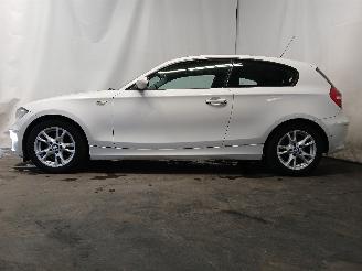 BMW 1-serie 1 serie (E81) Hatchback 3-drs 118i 16V (N43-B20A) [105kW]  (09-2006/12=
-2011) picture 4