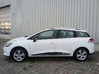 Renault Clio Clio IV Estate/Grandtour (7R) Combi 5-drs 0.9 Energy TCE 90 12V (H4B-4=
00(H4B-A4)) [66kW]  (01-2013/08-2021) picture 4