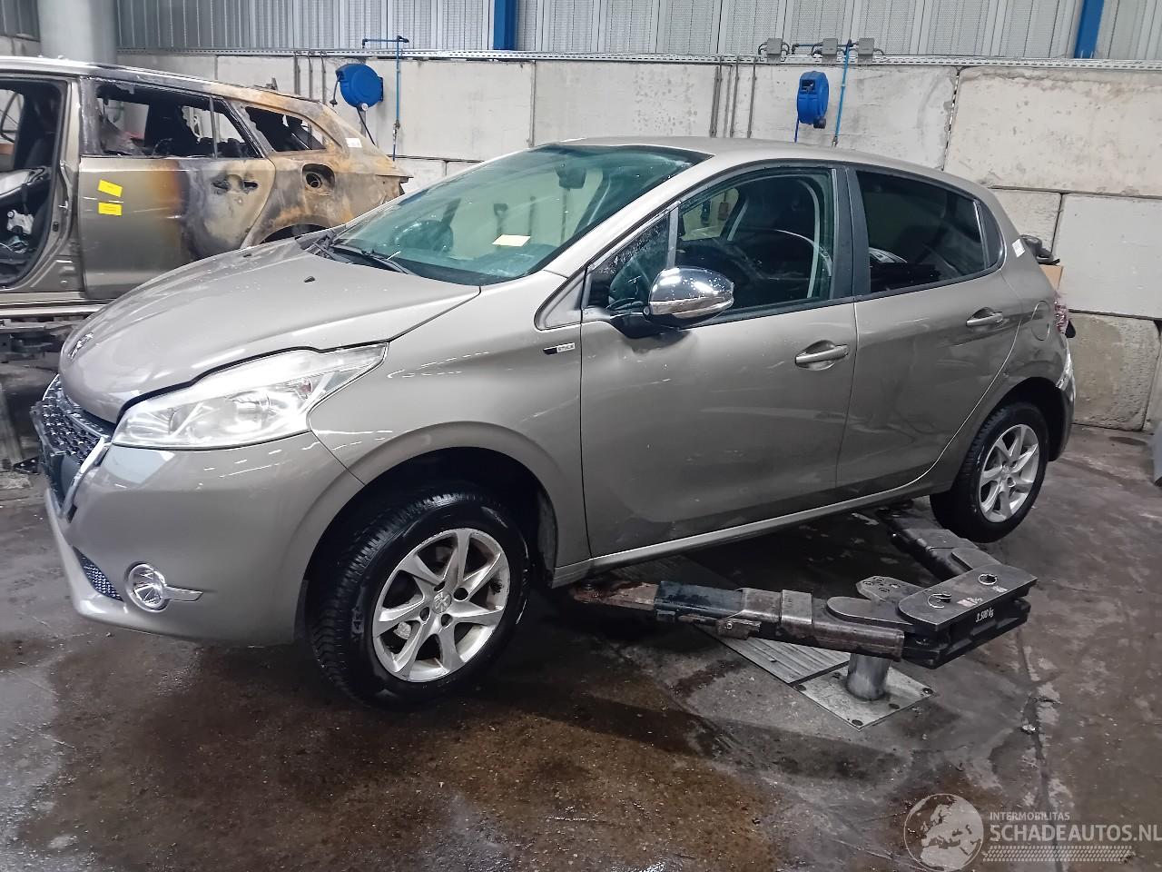 Peugeot 208 208 I (CA/CC/CK/CL) Hatchback 1.2 Vti 12V PureTech 82 (EB2F(HMZ)) [60k=
W]  (03-2012/12-2019)