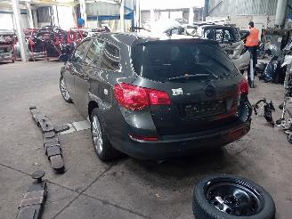 Opel Astra Astra J Sports Tourer (PD8/PE8/PF8) Combi 1.4 Turbo 16V (A14NEL/B14NEL=
) [88kW]  (10-2010/04-2016) picture 3