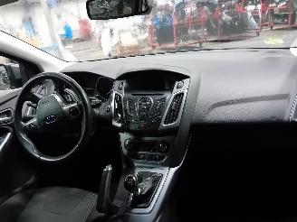 Ford Focus Focus 3 Wagon Combi 1.0 Ti-VCT EcoBoost 12V 125 (M1DA(Euro 5)) [92kW] =
 (02-2012/05-2018) picture 5