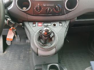 Peugeot Partner Partner (GC/GF/GG/GJ/GK) Van 1.6 BlueHDi 100 (DV6FD(BHY)) [73kW]  (04-=
2015/12-2018) picture 14