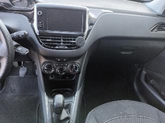 Peugeot 208 208 I (CA/CC/CK/CL) Hatchback 1.2 Vti 12V PureTech 82 (EB2F(HMZ)) [60k=
W]  (03-2012/12-2019) picture 13