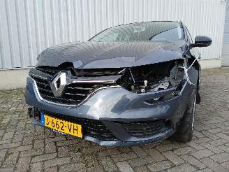 skadebil auto Renault Mégane Megane IV Estate (RFBK) Combi 5-drs 1.3 TCE 140 16V (H5H-450(H5H-A4)) =
[103kW]  (01-2018/...) 2020/4