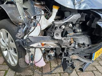 Renault Mégane Megane IV Estate (RFBK) Combi 5-drs 1.3 TCE 140 16V (H5H-450(H5H-A4)) =
[103kW]  (01-2018/...) picture 20