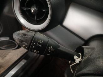 Mini Mini Mini (R56) Hatchback 1.6 Cooper D 16V (DV6TED4(9HZ)) [80kW]  (11-2006/=
09-2010) picture 13