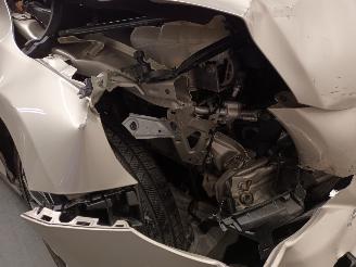 Volvo V-40 V40 Cross Country (MZ) Hatchback 5-drs 1.5 T3 16V Geartronic (B4154T4(=
Euro 6b)) [112kW]  (04-2015/08-2019) picture 28