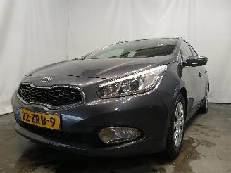 Unfallwagen Kia Cee d Cee'd Sportswagon (JDC5) Combi 1.6 GDI 16V (G4FD) [99kW]  (09-2012/12-=
2018) 2013/1