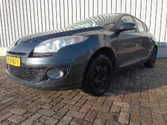 Vaurioauto  passenger cars Renault Mégane Megane III Berline (BZ) Hatchback 5-drs 1.2 16V TCE 115 (H5F-400(H5F-A=
4)) [85kW]  (03-2012/02-2016) 2012/7