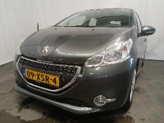skadebil auto Peugeot 208 208 I (CA/CC/CK/CL) Hatchback 1.2 Vti 12V PureTech 82 (EB2F(HMZ)) [60k=
W]  (03-2012/12-2019) 2012/7