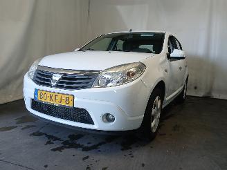 Vaurioauto  passenger cars Dacia Sandero Sandero I (BS) Hatchback 1.2 16V (D4F-732(D4F-F7)) [55kW]  (11-2008/12=
-2012) 2009/10