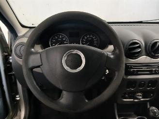 Dacia Sandero Sandero I (BS) Hatchback 1.2 16V (D4F-732(D4F-F7)) [55kW]  (11-2008/12=
-2012) picture 20