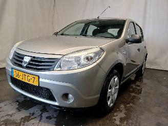 Damaged car Dacia Sandero Sandero I (BS) Hatchback 1.2 16V (D4F-732(D4F-F7)) [55kW]  (11-2008/12=
-2012) 2009/8