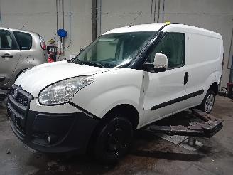 Salvage car Fiat Doblo Doblo Cargo (263) Van 1.3 D Multijet (263.A.2000) [66kW]  (02-2010/12-=
2023) 2013/3