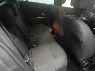 Renault Mégane Megane III Grandtour (KZ) Combi 5-drs 1.4 16V TCe 130 (H4J-700(H4J-A7)=
) [96kW]  (05-2009/02-2016) picture 10