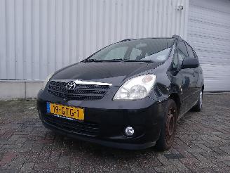 Vaurioauto  passenger cars Toyota Corolla Corolla Verso (E12) MPV 1.6 16V VVT-i (3ZZFE) [81kW]  (01-2002/05-2004=
) 2002/7