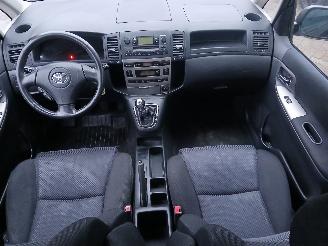 Toyota Corolla Corolla Verso (E12) MPV 1.6 16V VVT-i (3ZZFE) [81kW]  (01-2002/05-2004=
) picture 10