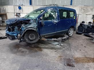 Salvage car Dacia Dokker Dokker (0S) MPV 1.2 TCE 16V (H5F-410(H5F-F4)) [85kW]  (07-2015/12-2021=
) 2017/9