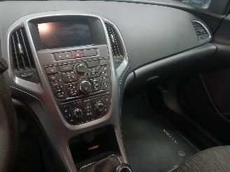 Opel Astra Astra J Sports Tourer (PD8/PE8/PF8) Combi 1.7 CDTi 16V (A17DTE(Euro 5)=
) [81kW]  (10-2010/10-2015) picture 16